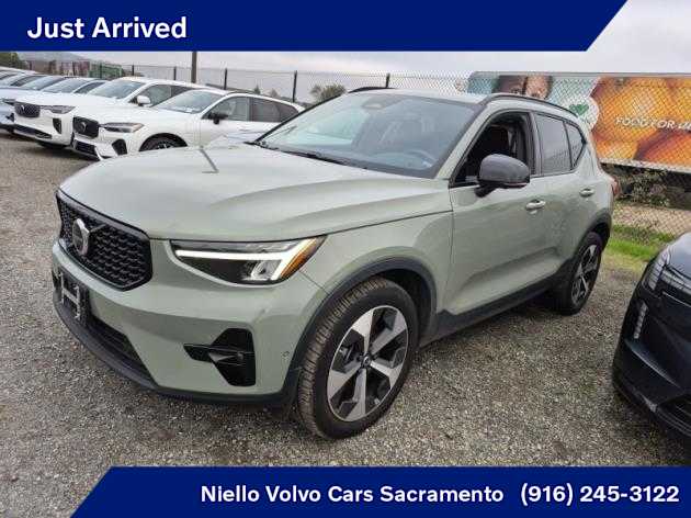 Volvo XC40 B5 Ultimate Dark Theme AWD