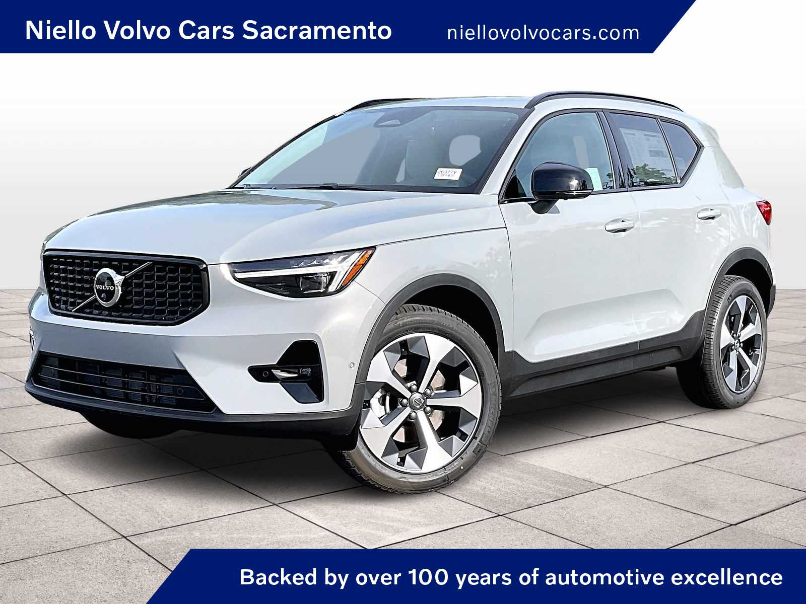 Gray (VAPOUR GREY) 2026 Volvo XC40 B5 Plus AWD SUV / Crossover All-Wheel Drive 8-Speed Automatic