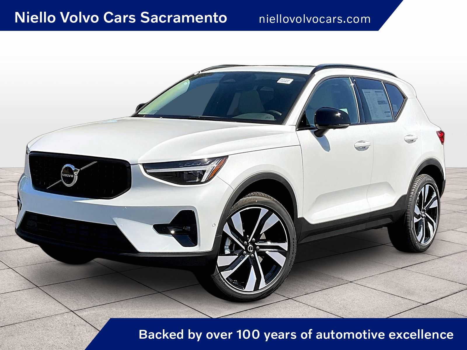 White 2026 Volvo XC40 B5 Ultra AWD SUV / Crossover All-Wheel Drive 8-Speed Automatic