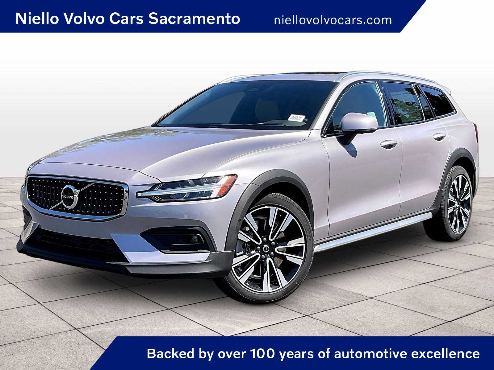 AURORA SILVER 2026 Volvo V60 Cross Country B5 Ultra AWD Wagon All-Wheel Drive 8-Speed Automatic