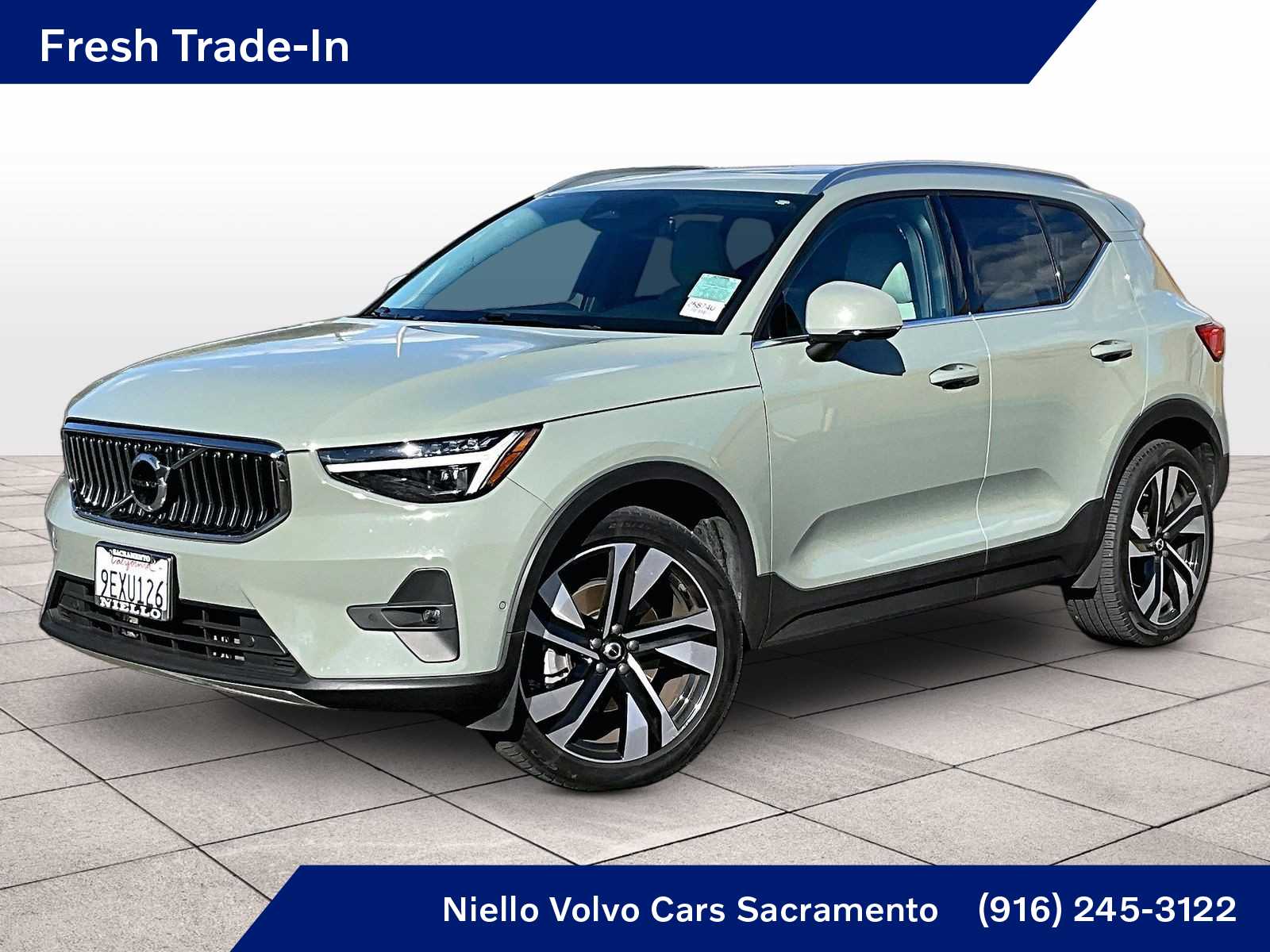2023 Volvo XC40 B5 Ultimate Bright Theme AWD