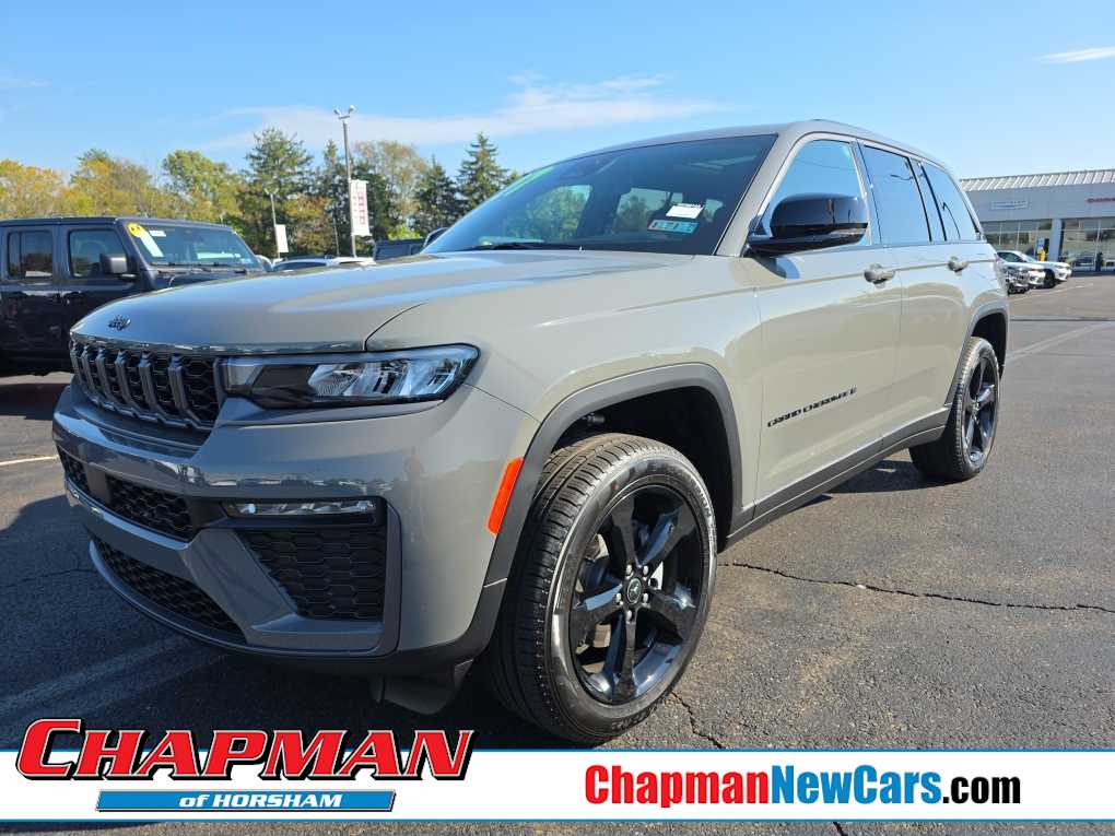 Sting-Gray Clearcoat 2027 Jeep Grand Cherokee SUV / Crossover Four-Wheel Drive 8-Speed Automatic