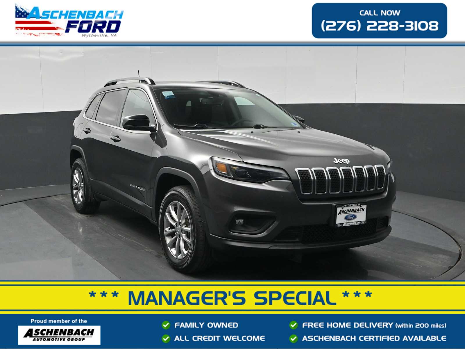 Gray (Granite Crystal Metallic Clearcoat) 2022 Jeep Cherokee Latitude Lux 4WD SUV / Crossover Four-Wheel Drive 9-Speed Automatic