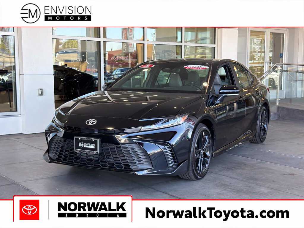 2026 Toyota Camry SE FWD