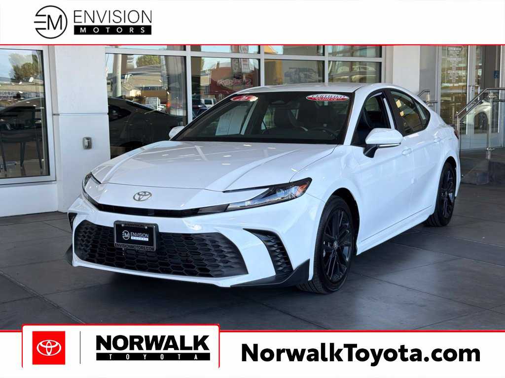 2026 Toyota Camry SE FWD