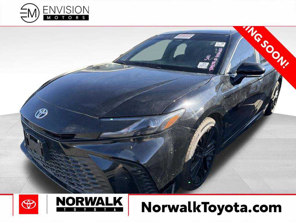 2026 Toyota Camry SE FWD