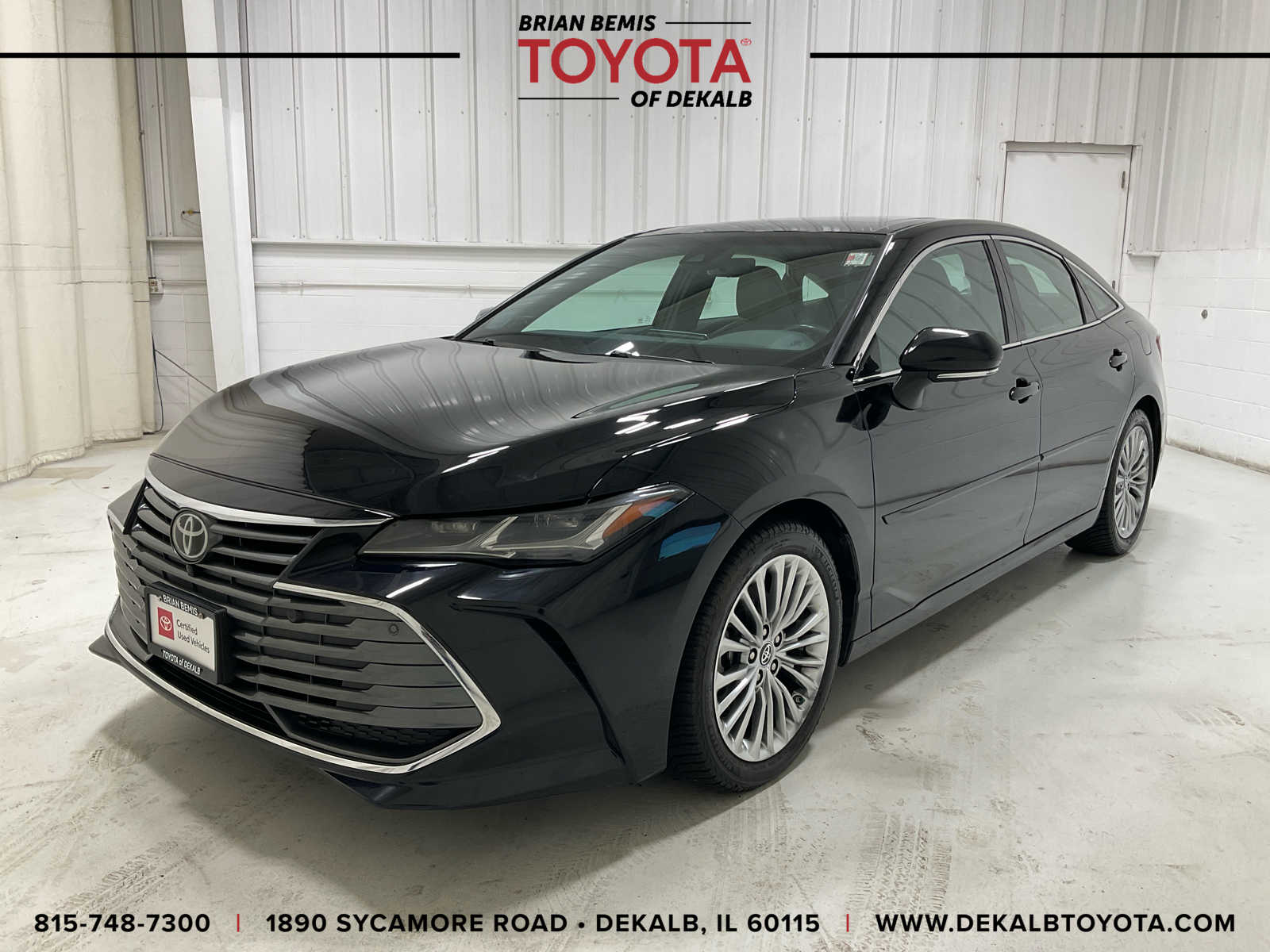 2019 Toyota Avalon Limited's photo