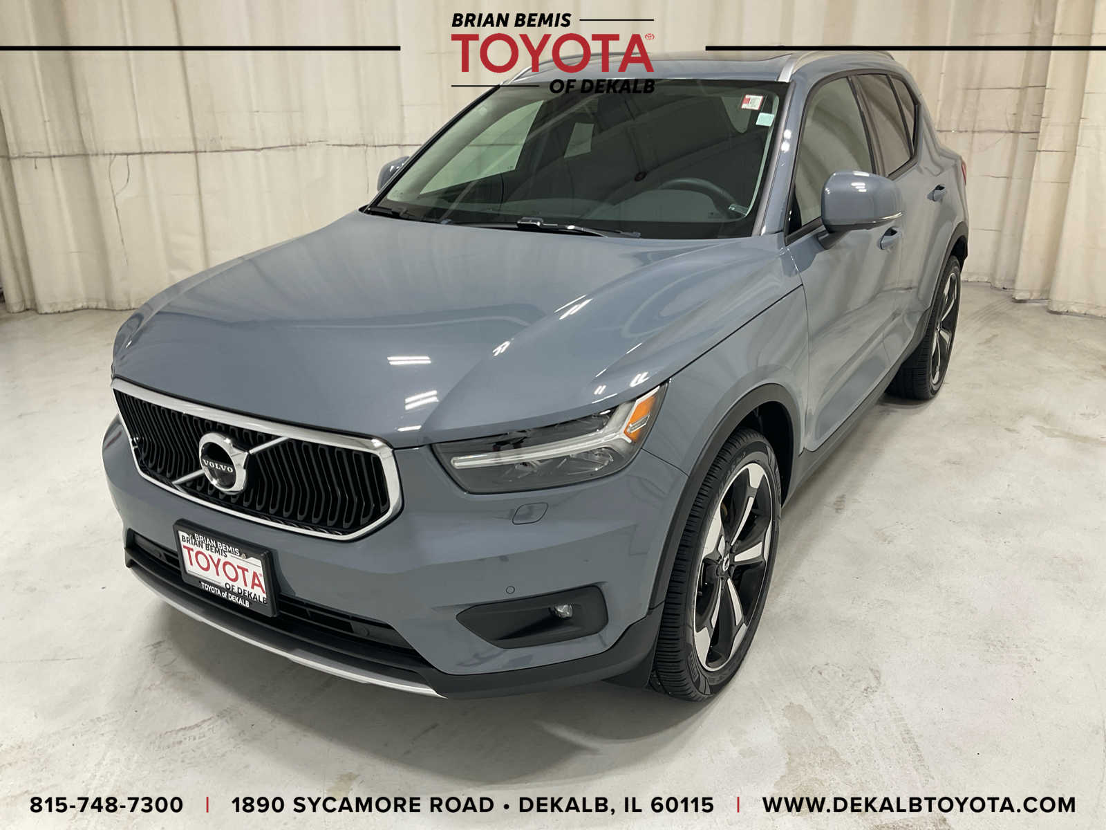 2022 Volvo XC40 T5 Momentum AWD