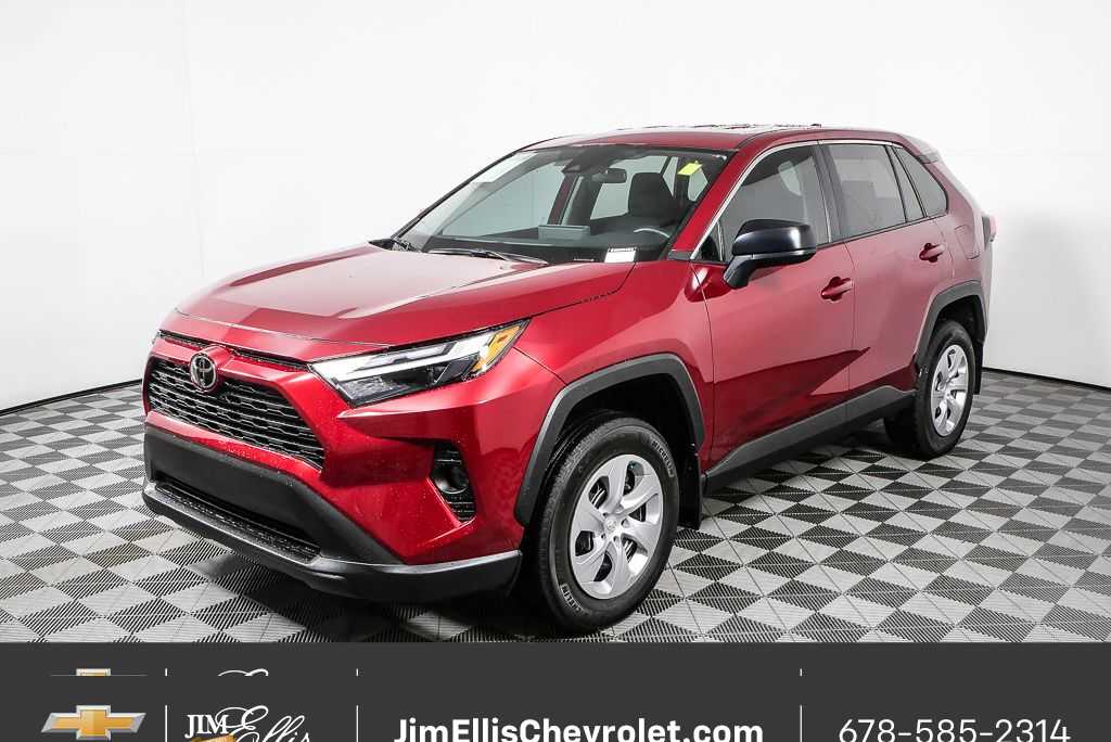 2025 Toyota RAV4 LE FWD