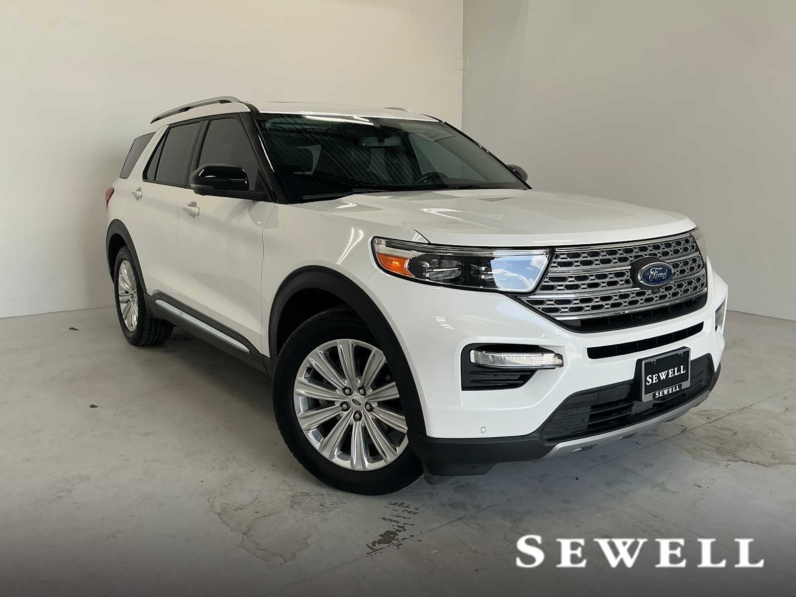 Star White Metallic Tri-Coat 2021 Ford Explorer SUV / Crossover Rear-Wheel Drive Automatic