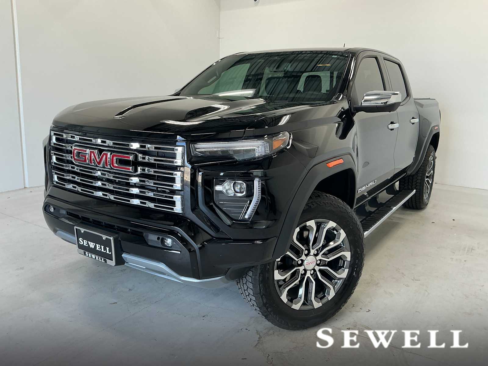 Onyx Black 2025 GMC Canyon Pickup Truck Four-Wheel Drive 8-Speed Automatic