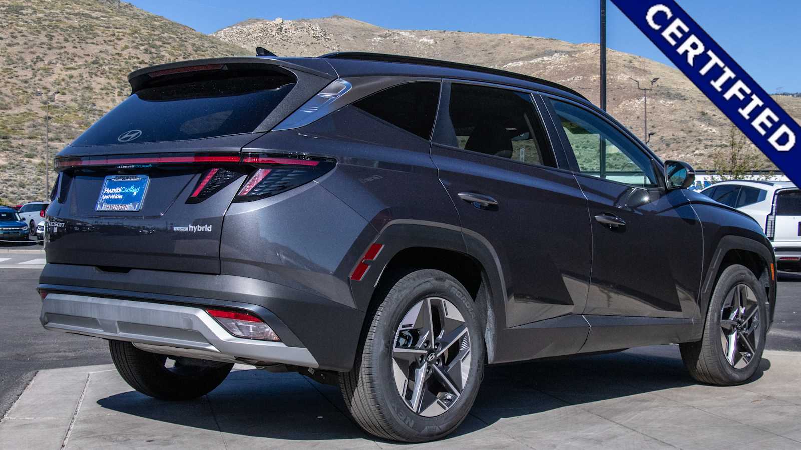 View vehicle photo 7