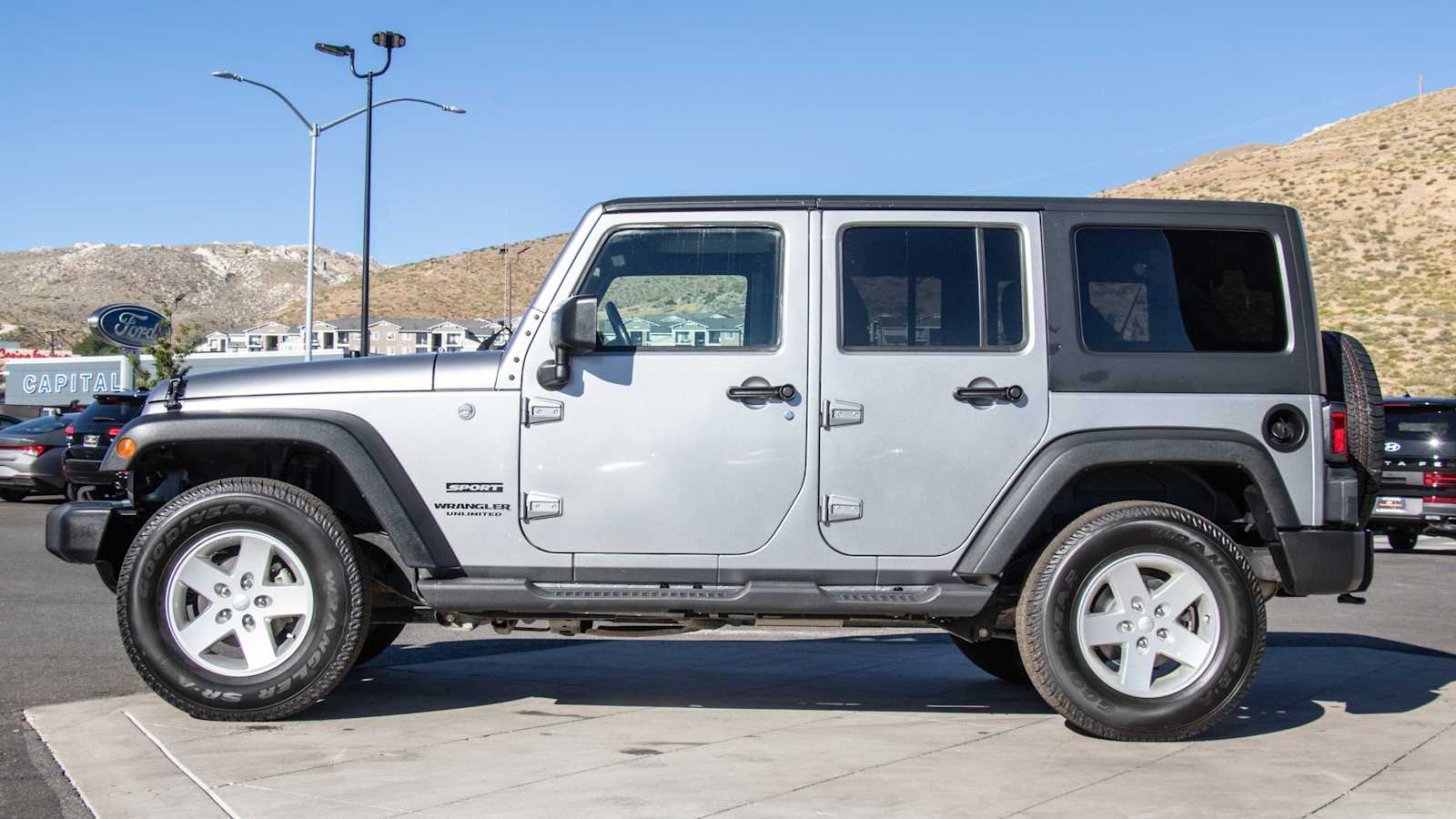 2017 Jeep Wrangler Unlimited Sport 4