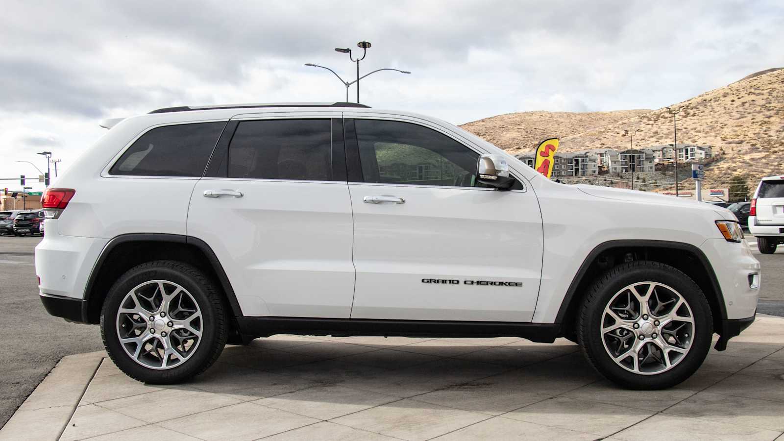 2020 Jeep Grand Cherokee Limited 8