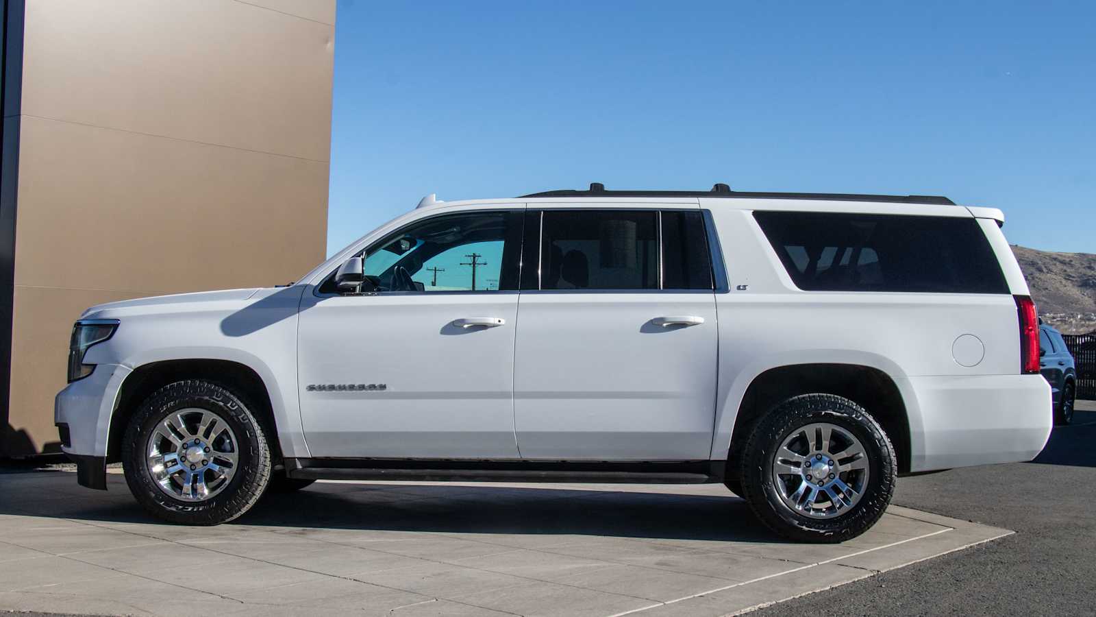 2015 Chevrolet Suburban LT 4