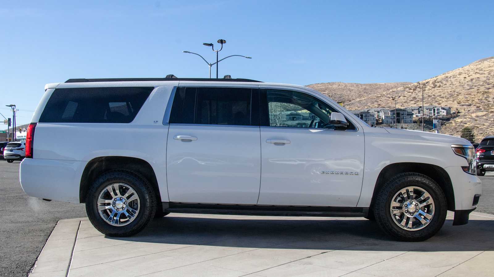 2015 Chevrolet Suburban LT 8