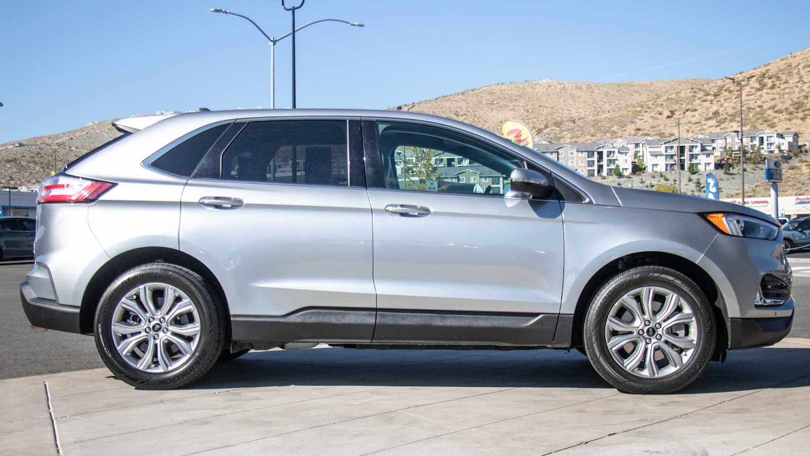 2023 Ford Edge Titanium 8