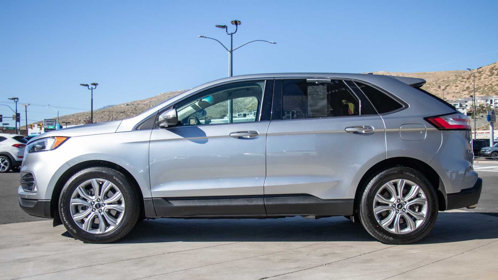 2023 Ford Edge Titanium 4