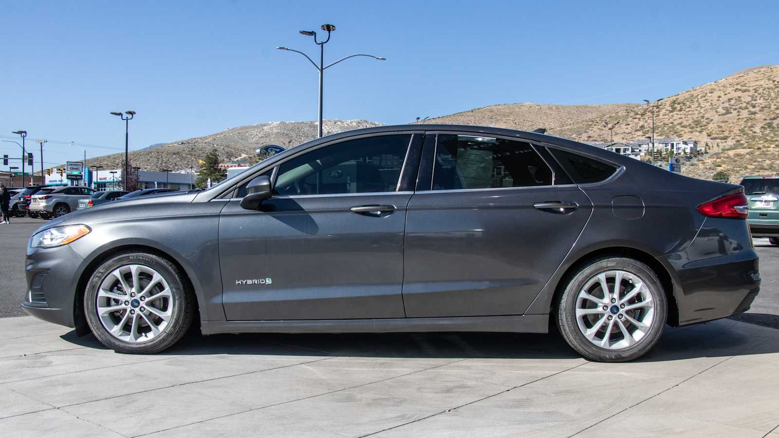 2019 Ford Fusion Hybrid SE 4