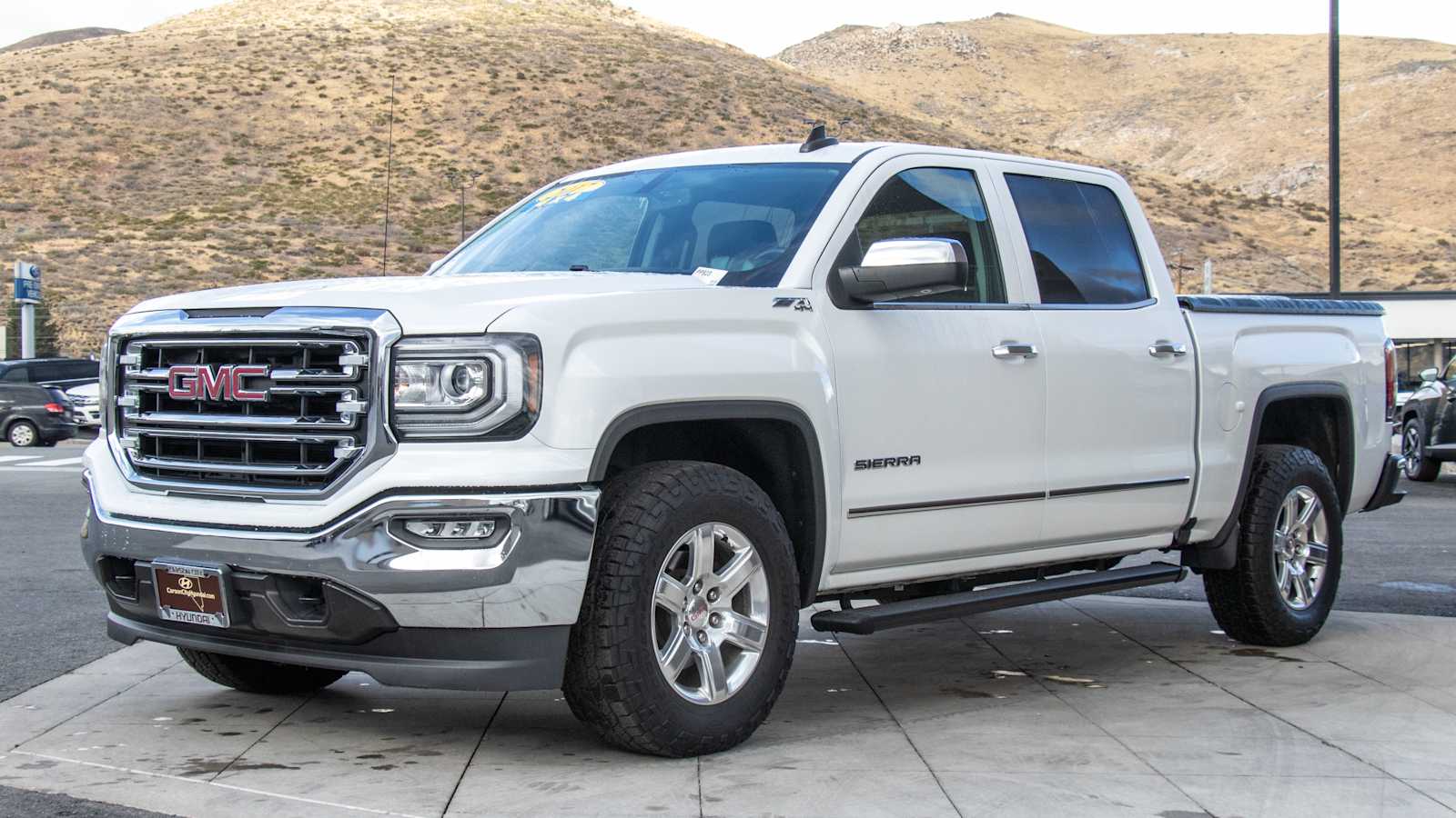 2017 GMC Sierra 1500 SLT 4WD Crew Cab 143.5 3