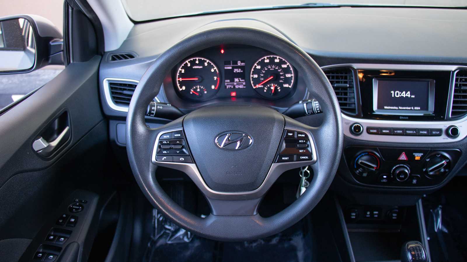 2021 Hyundai Accent SE 13