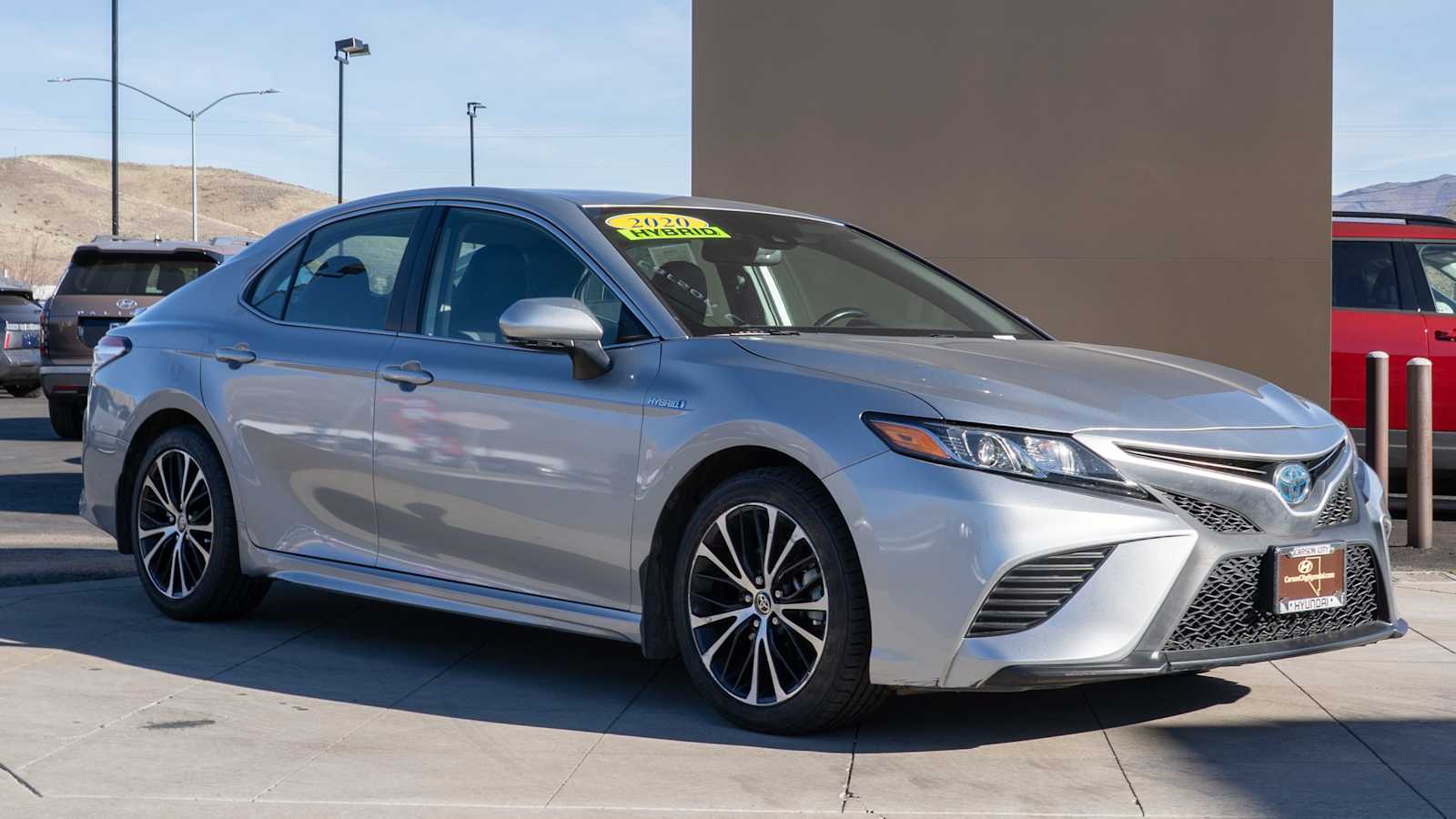 2020 Toyota Camry Hybrid SE FWD