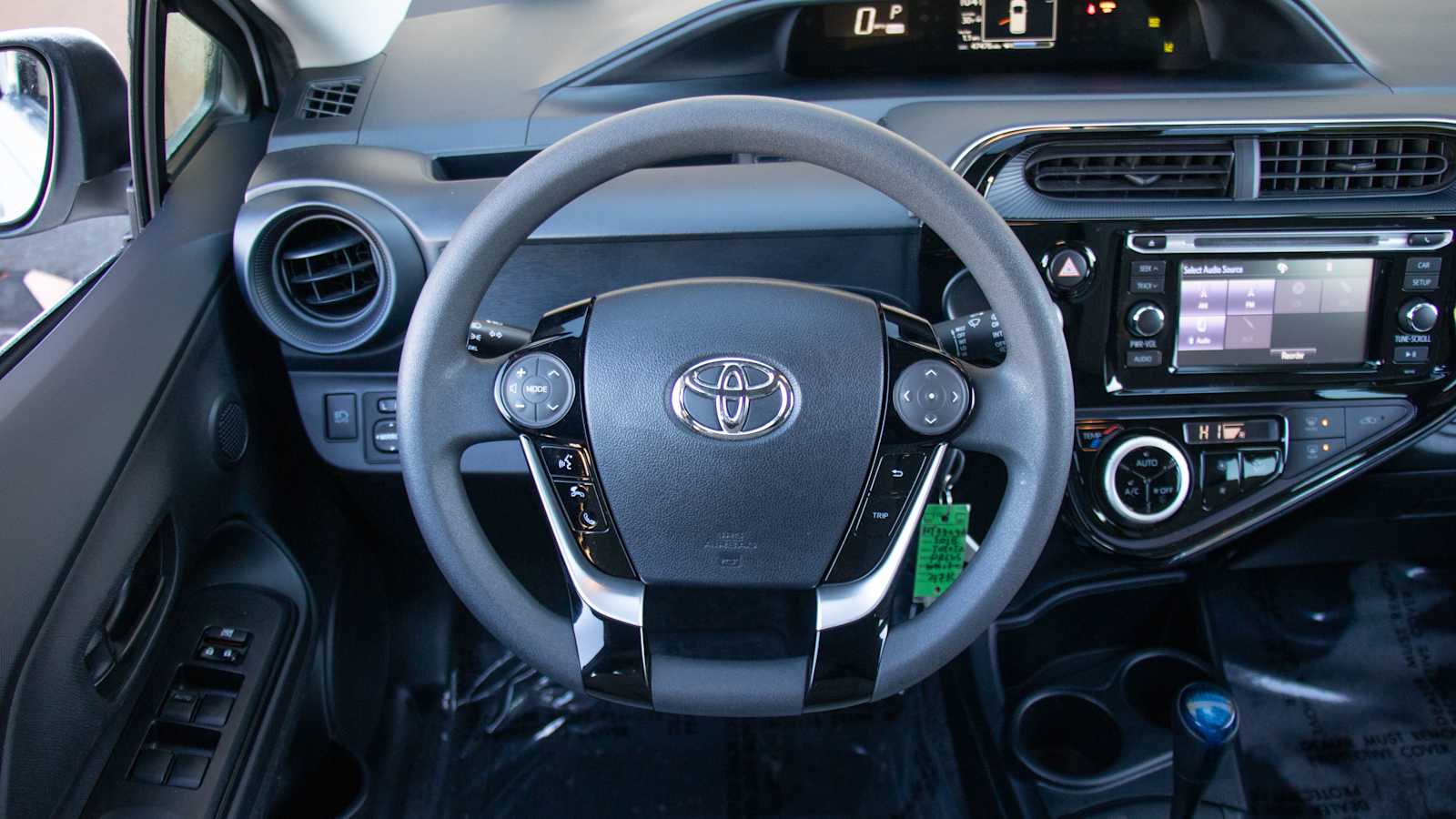 2018 Toyota Prius c One 12