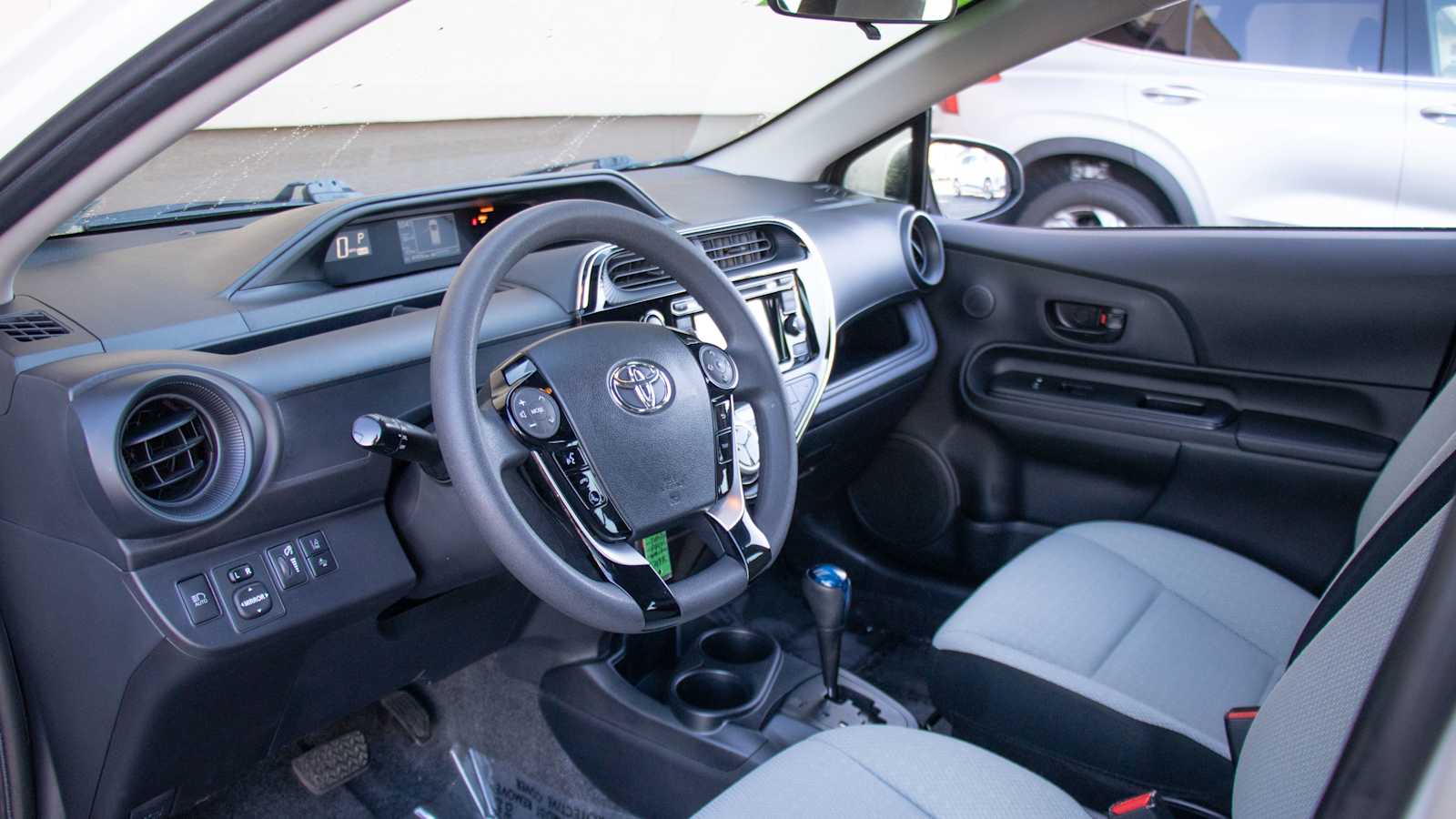 2018 Toyota Prius c One 11