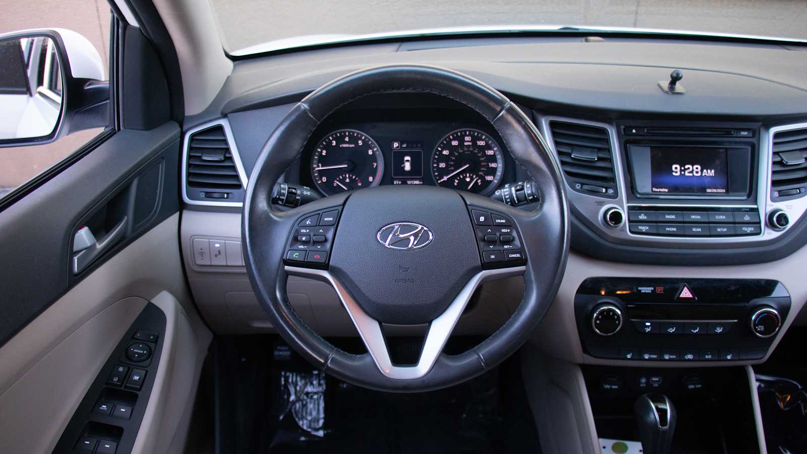 2016 Hyundai Tucson Sport 12