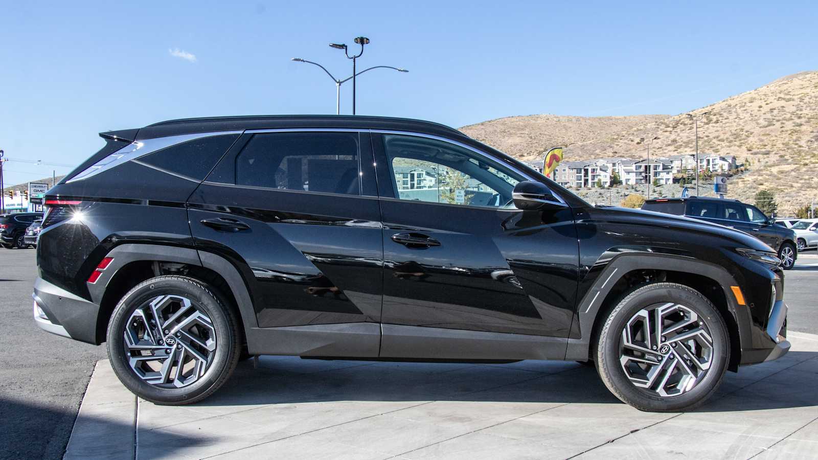 2025 Hyundai Tucson Hybrid Limited 8