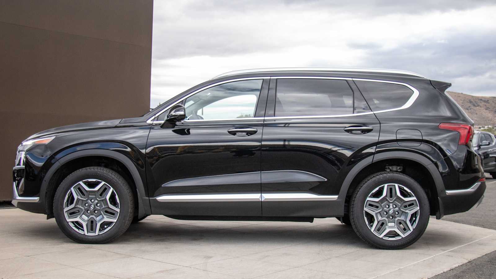 2023 Hyundai Santa Fe Plug-In Hybrid Limited 4