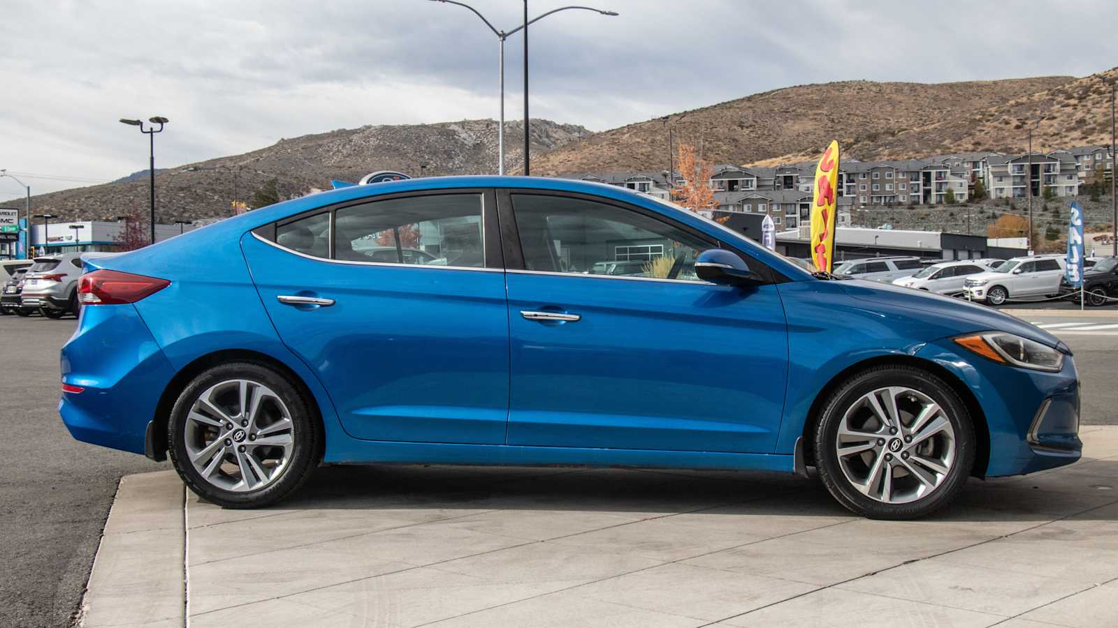 2017 Hyundai Elantra Limited 8