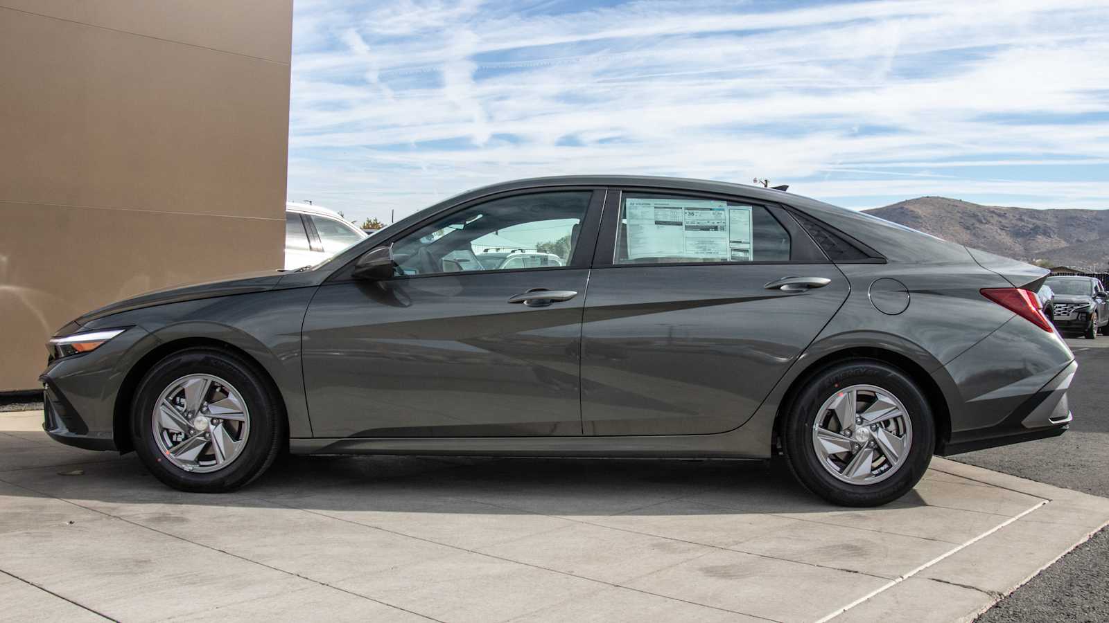 2025 Hyundai Elantra SE 4