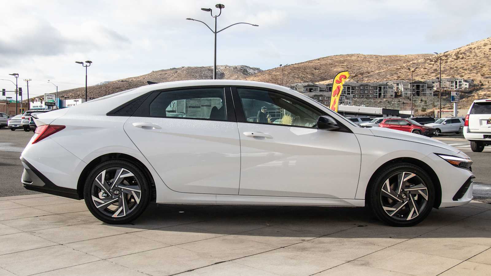 2025 Hyundai Elantra Hybrid SEL Sport 7