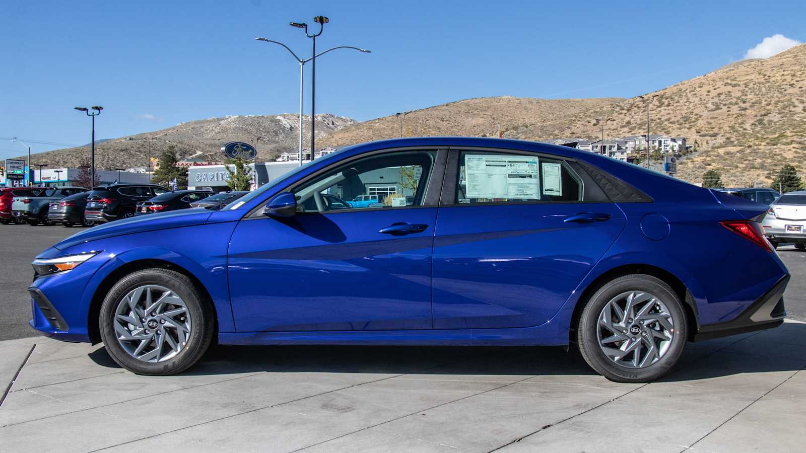 2025 Hyundai Elantra Hybrid Blue 4