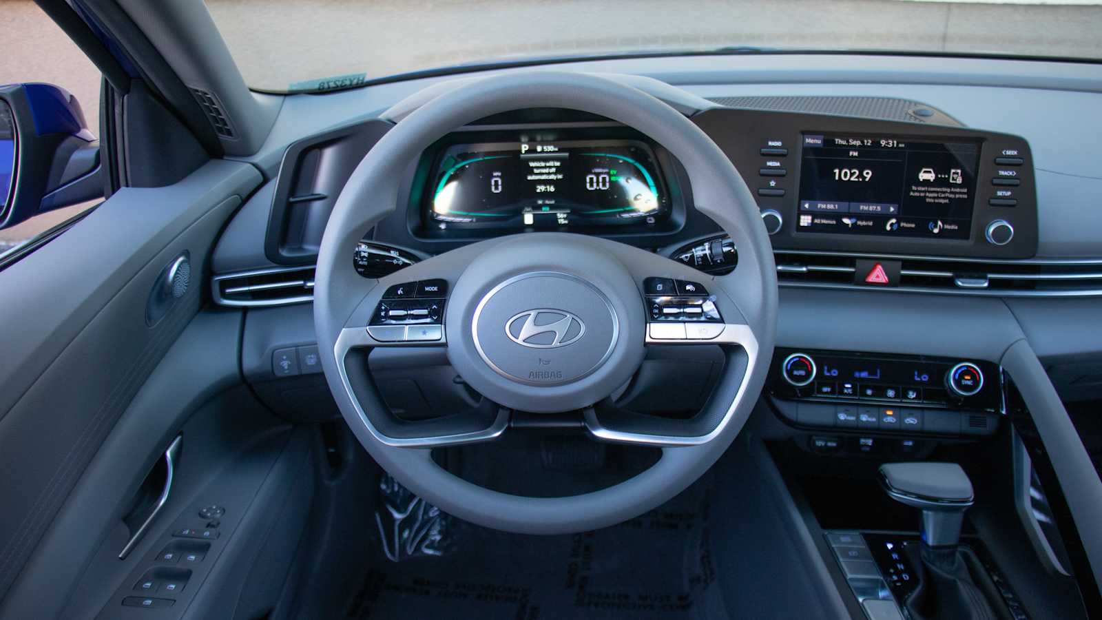 2025 Hyundai Elantra Hybrid Blue 13