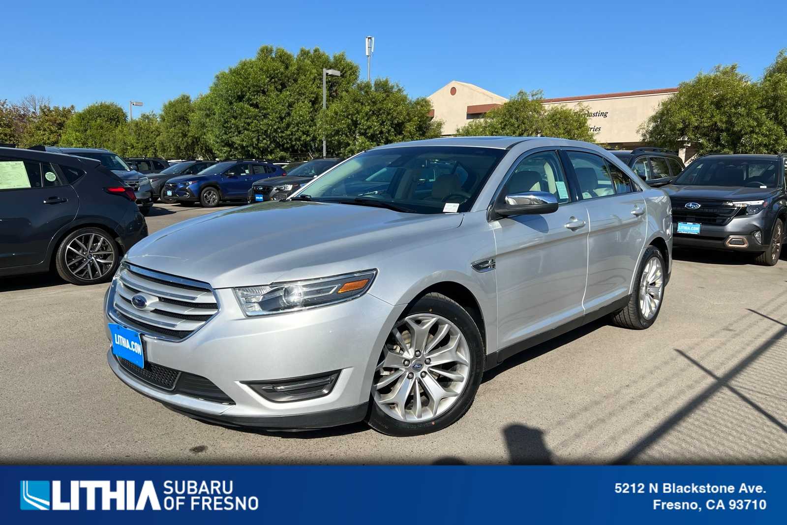 2021 Ford Explorer XLT photo 2