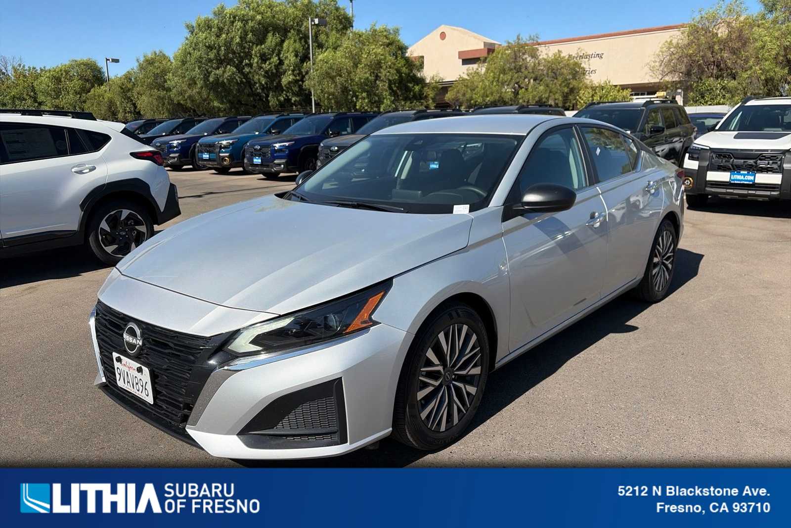 Brilliant Silver Metallic 2025 Nissan Altima Sedan Front-Wheel Drive Continuously Variable Transmission