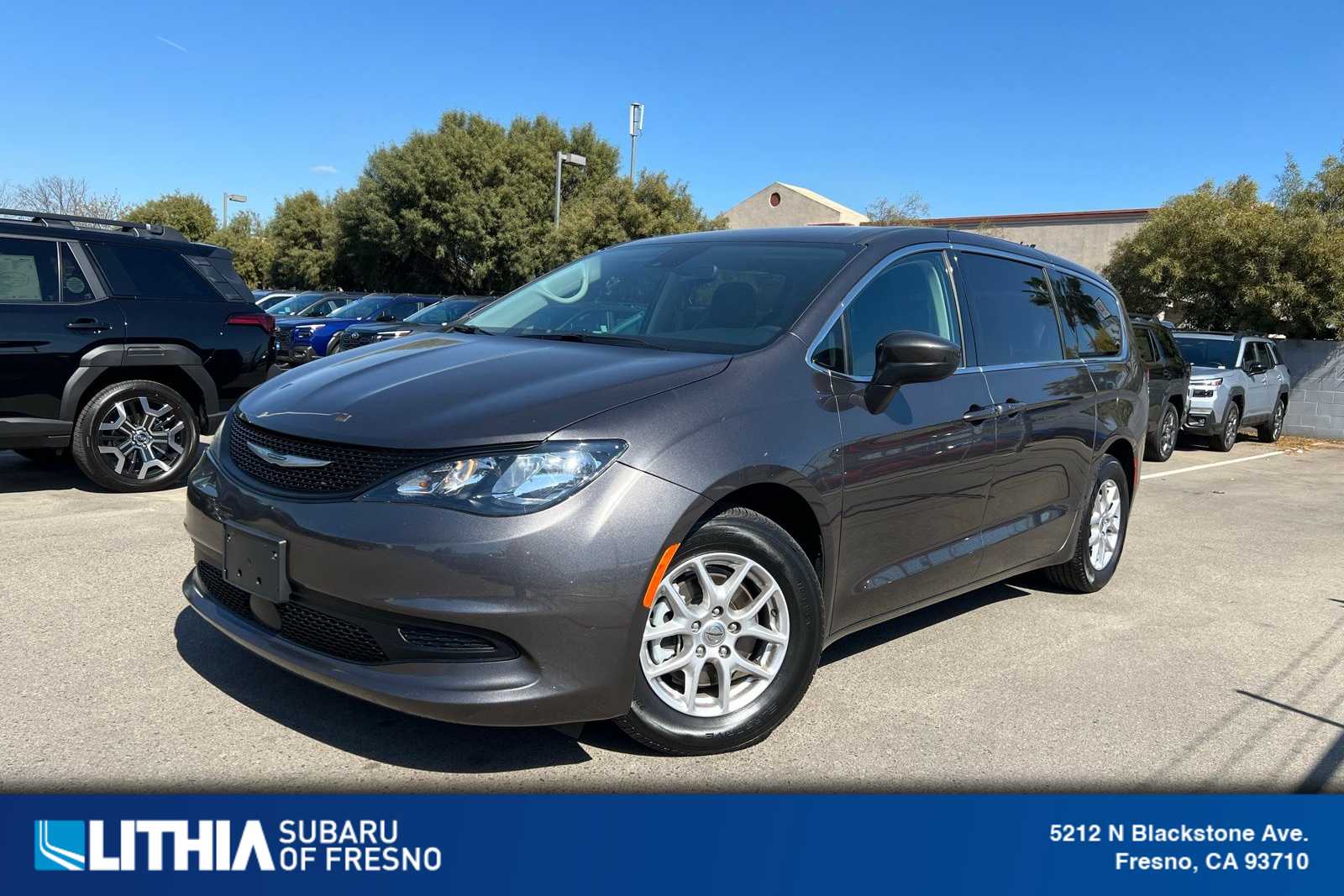 2023 Chrysler Voyager LX