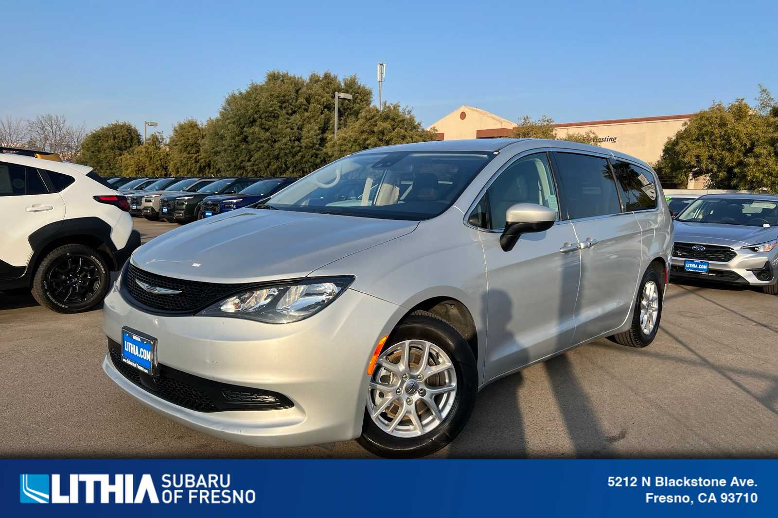 2023 Chrysler Voyager LX