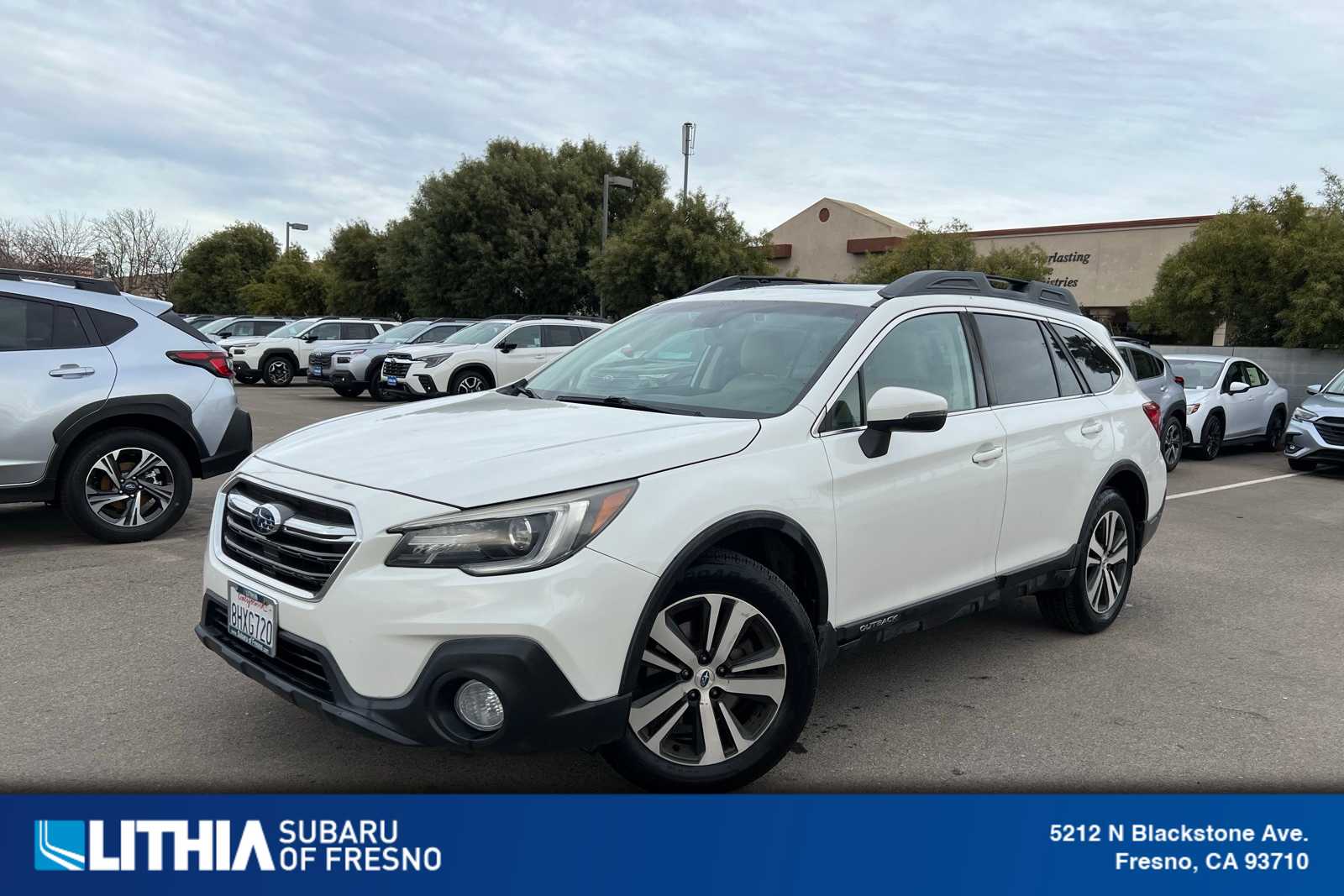 2019 Subaru Outback Limited's photo