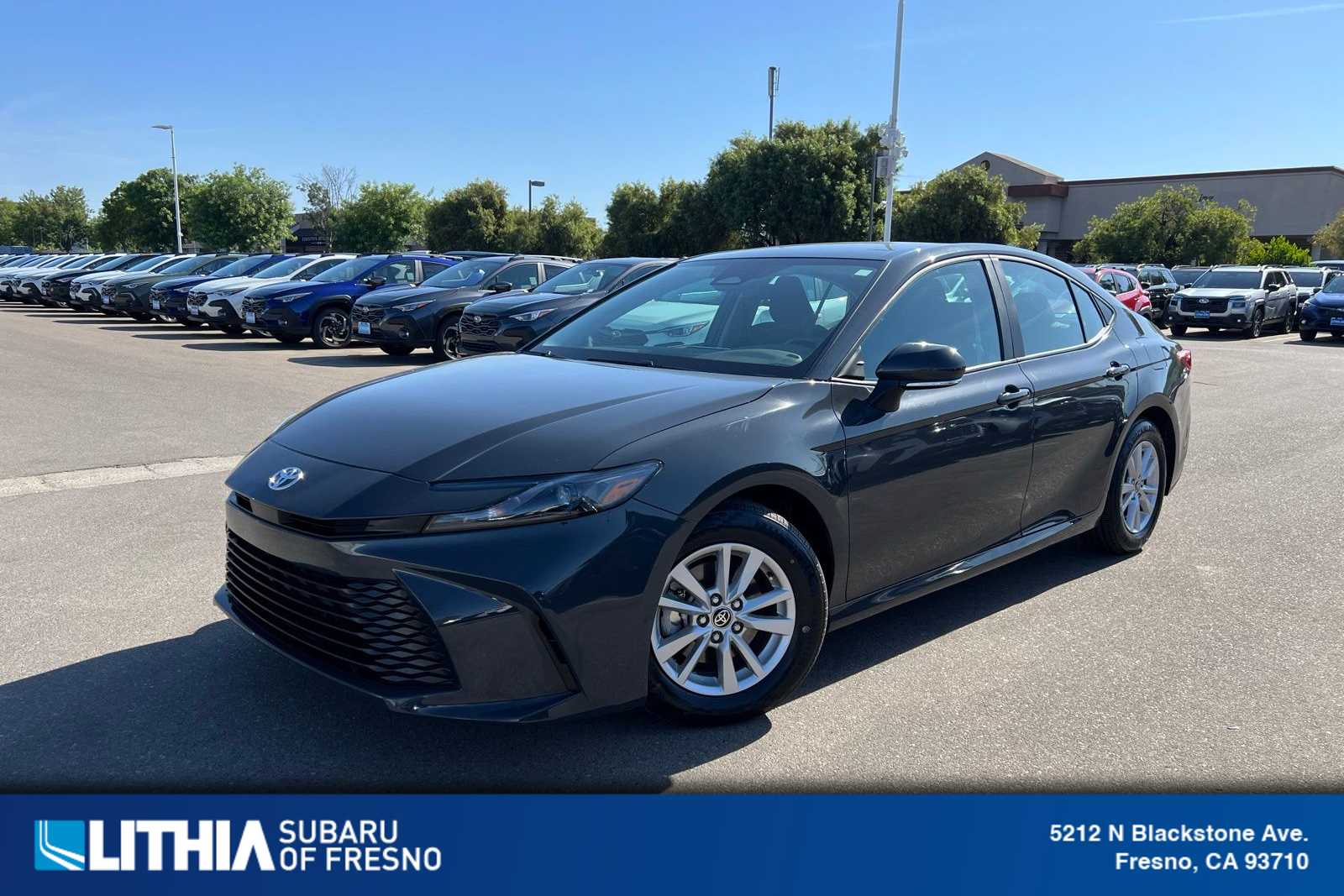 2025 Toyota Camry LE Hybrid's photo