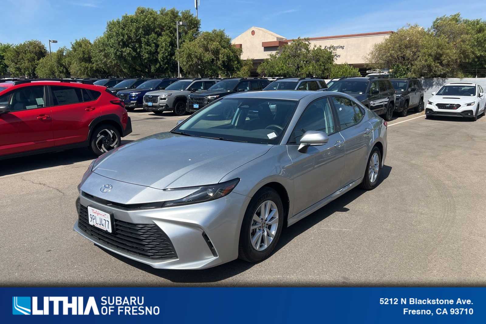 2025 Toyota Camry LE Hybrid's photo