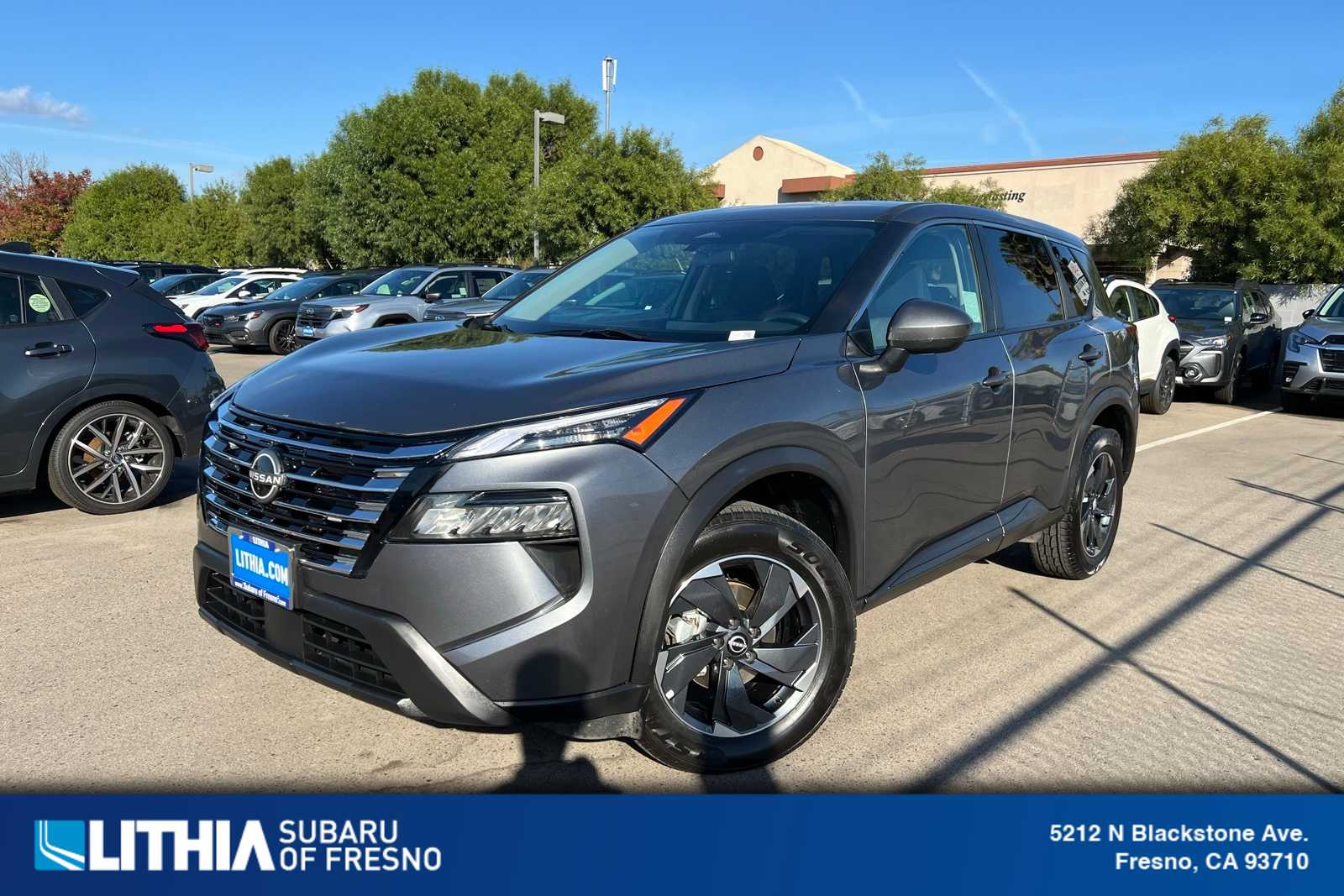 2022 Nissan Pathfinder SL photo 3