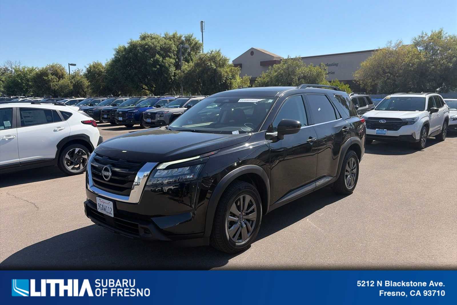 2023 Nissan Pathfinder SV