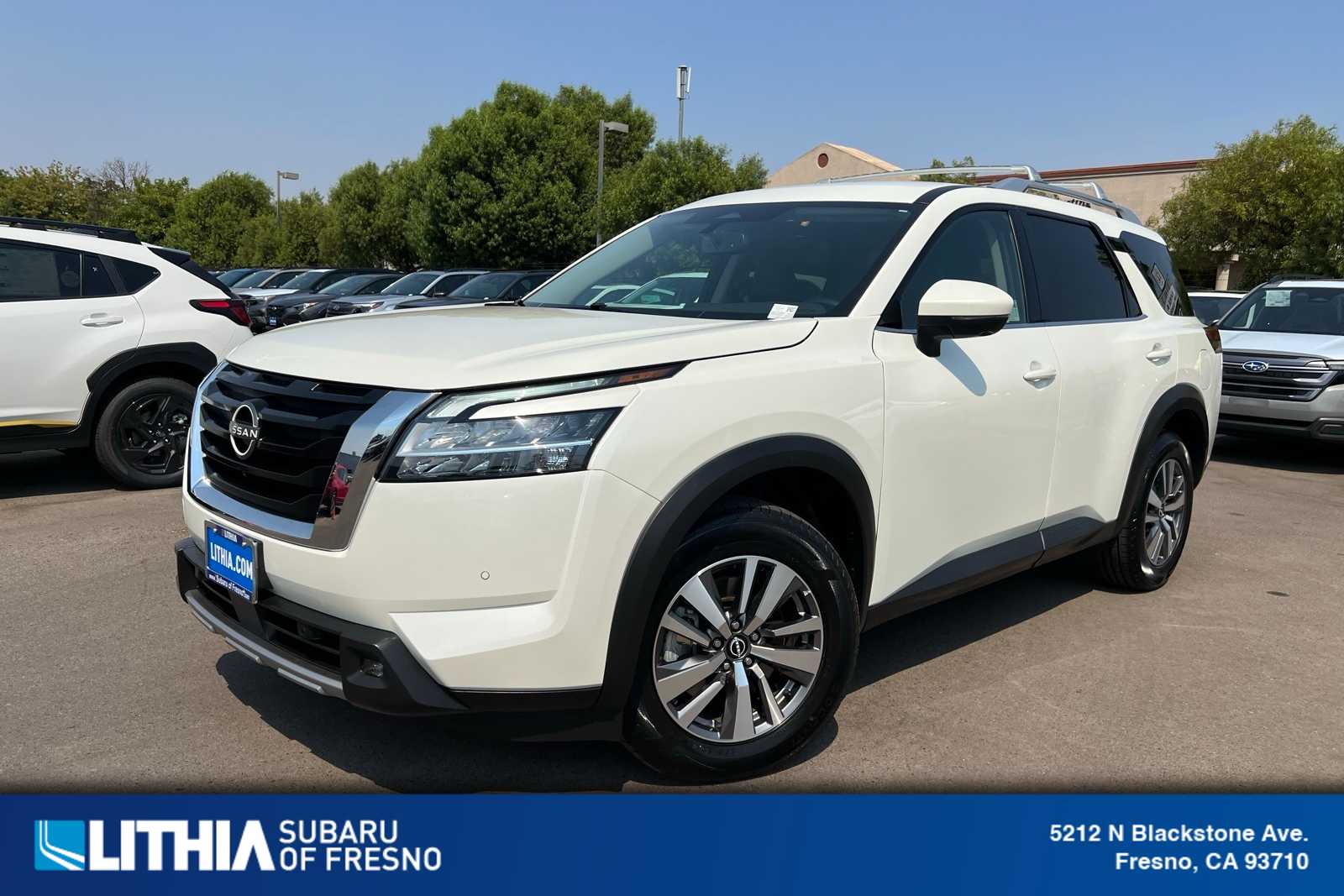 2022 Nissan Pathfinder SL