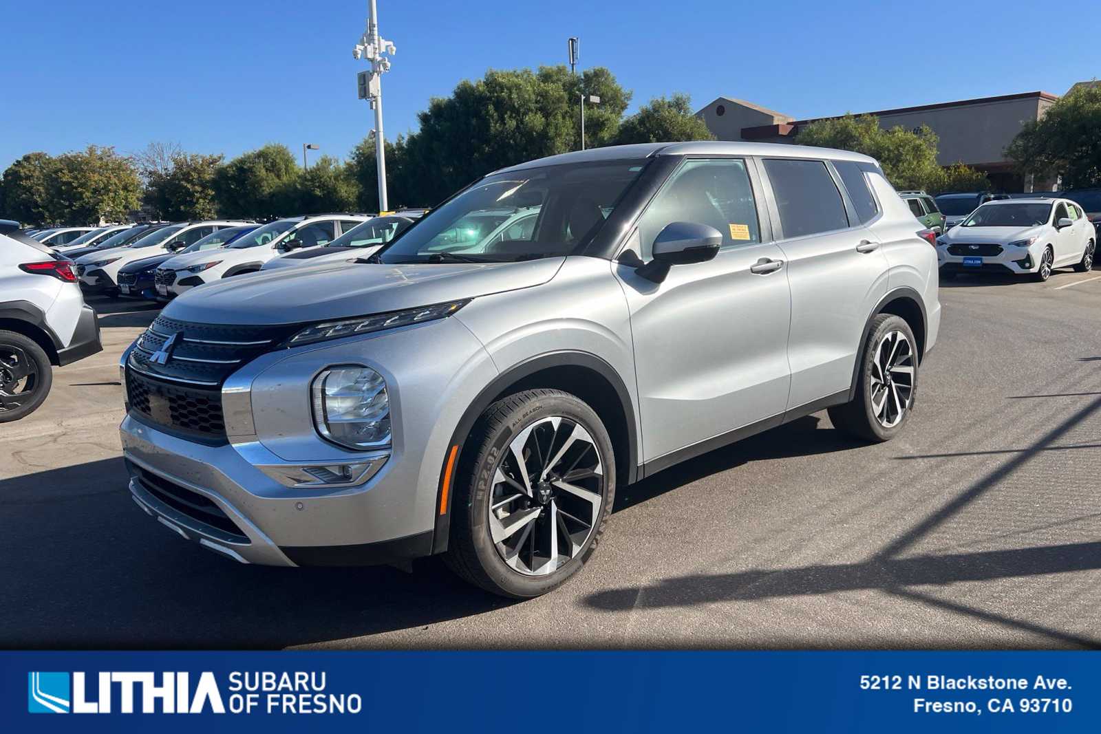 2023 Mitsubishi Outlander SE