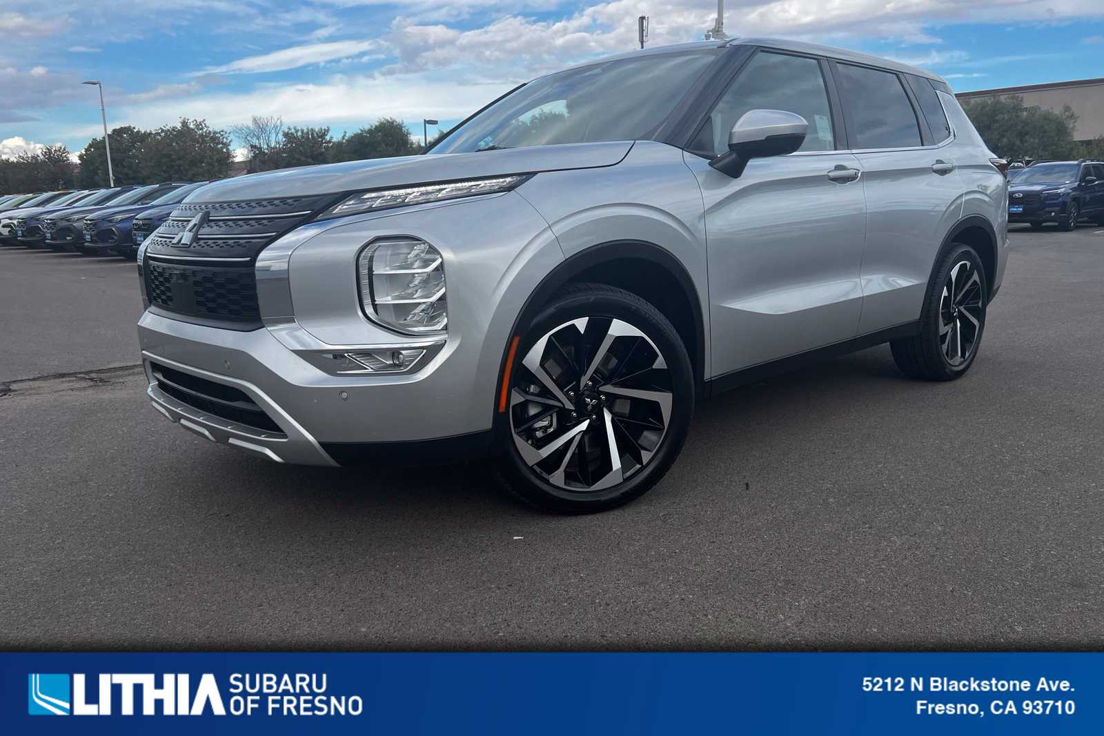 2023 Mitsubishi Outlander SE