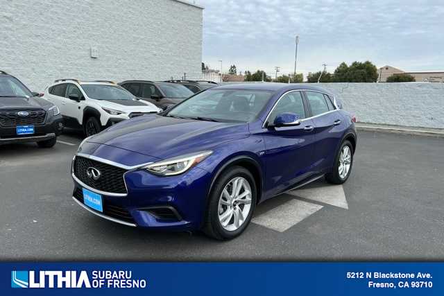 2017 INFINITI QX30 Luxury