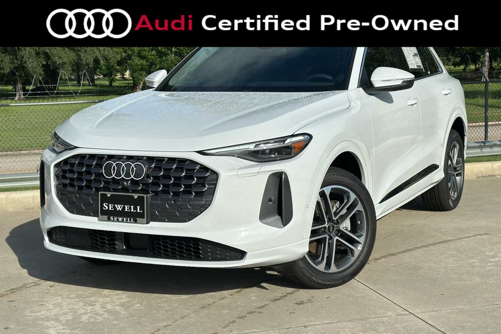 2025 Audi Q5 40 Premium Plus's photo